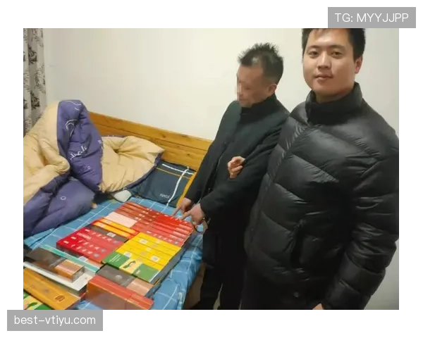 苏炳添拎着便利店塑料袋回家那张图，怎么看都不像跑世界级赛道的